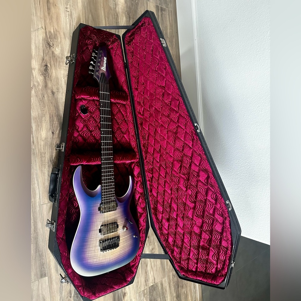 IBANEZ RGA61AL great condition with like new Coffin Case